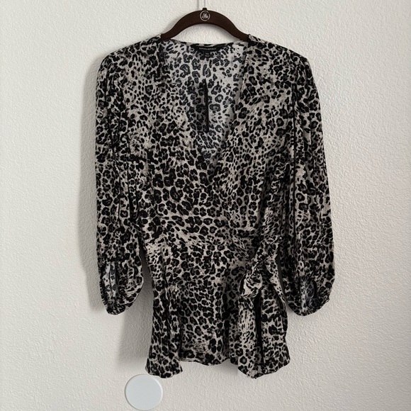 NWT Banana Republic Women's Size XS Multicolor Leopard Print Peplum Wrap Top - Picture 1 of 5